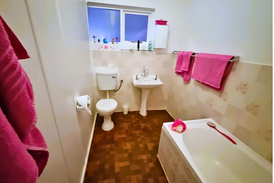 5 Bedroom Property for Sale in Gonubie Eastern Cape